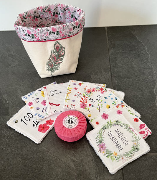 Panier Cocooning Artisanal – Broderie Plume + 8 Lingettes + Savon Roger & Gallet